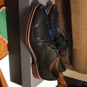 Johnston & Murphy Size 9 Black Calfskin Shoes